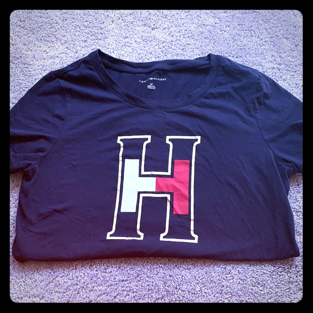 dark blue tommy hilfiger tee.